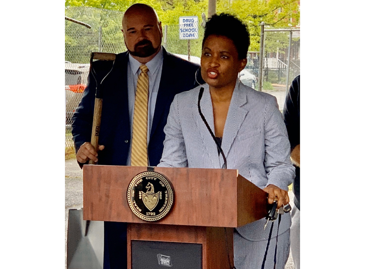 Trenton councilwoman accuses Mayor Reed Gusciora of being a pedophile. (AUDIO)